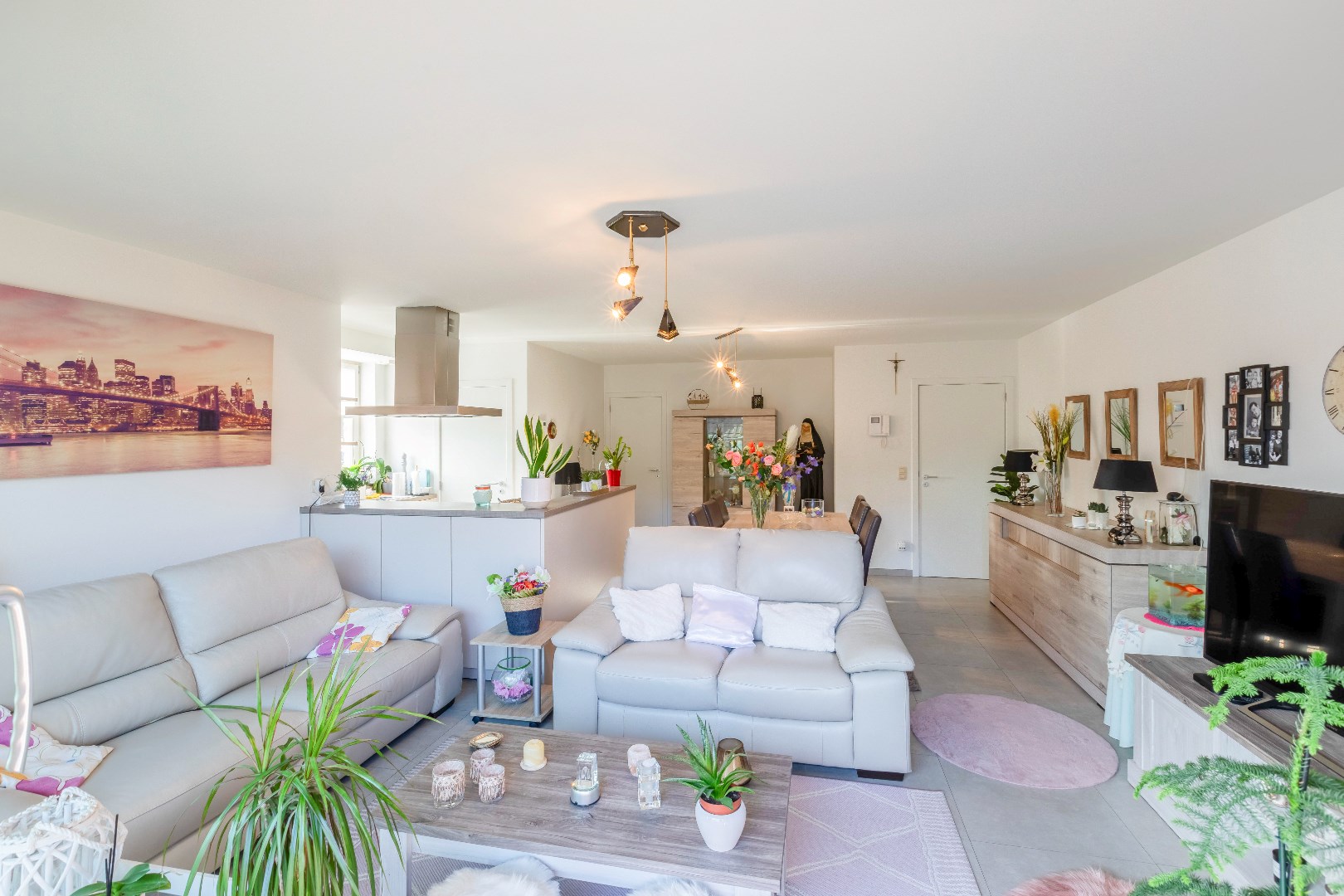 Goed onderhouden app. met groot terras te Astene (bouwjaar 2015) VRIJ BIJ AKTE 