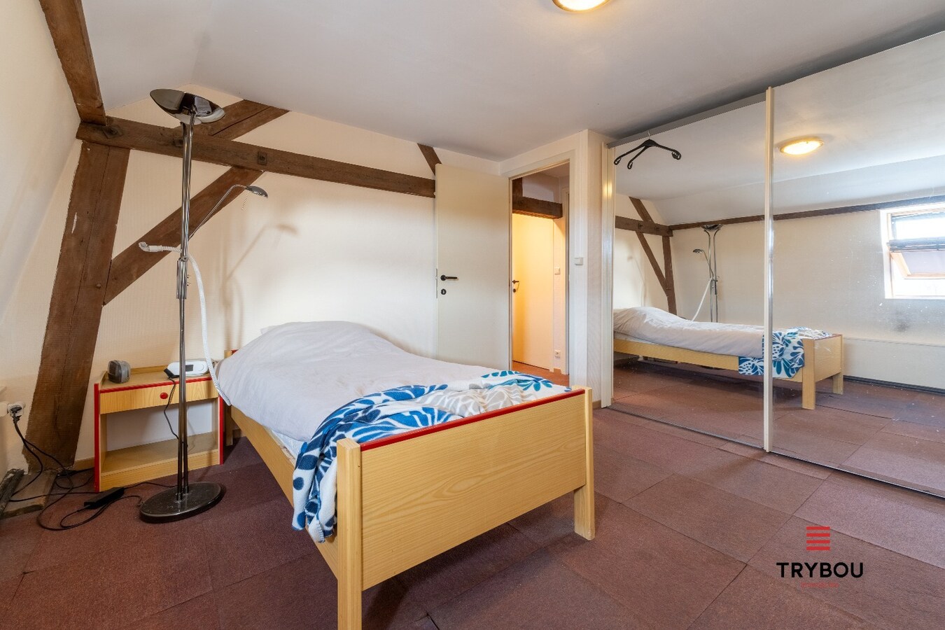 Te renoveren halfopen woning op ruim perceel van 1422m² in Brielen 