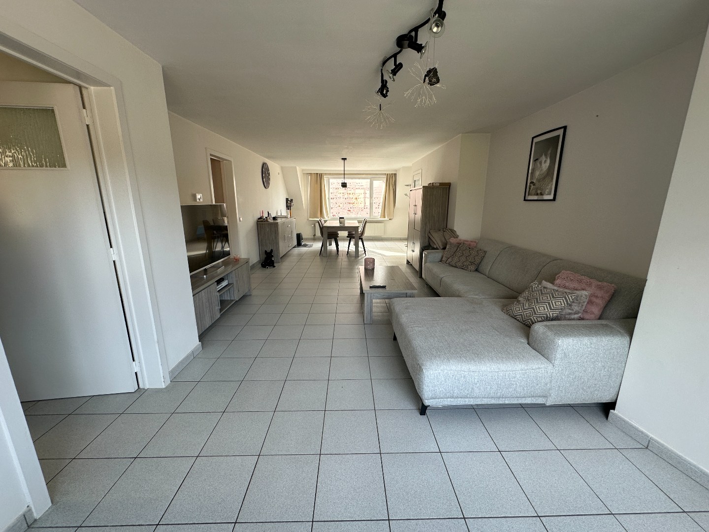 Lichtrijk 1-slpk appartement met zonnig terras, hartje Torhout 