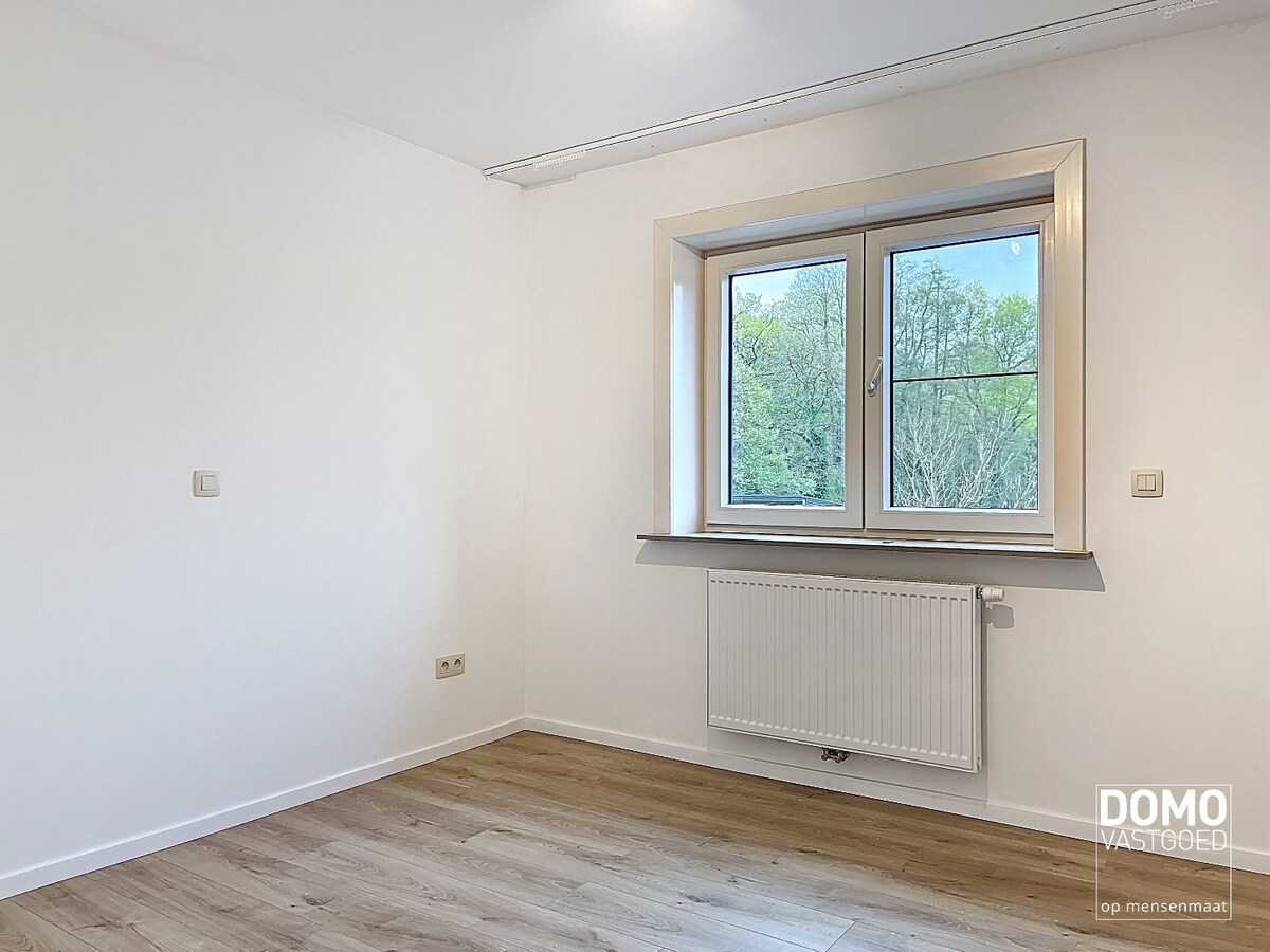 VOLLEDIG GERENOVEERDE WONING MET 3 SLAAPKAMERS EN ZUIDGERICHTE TUIN 