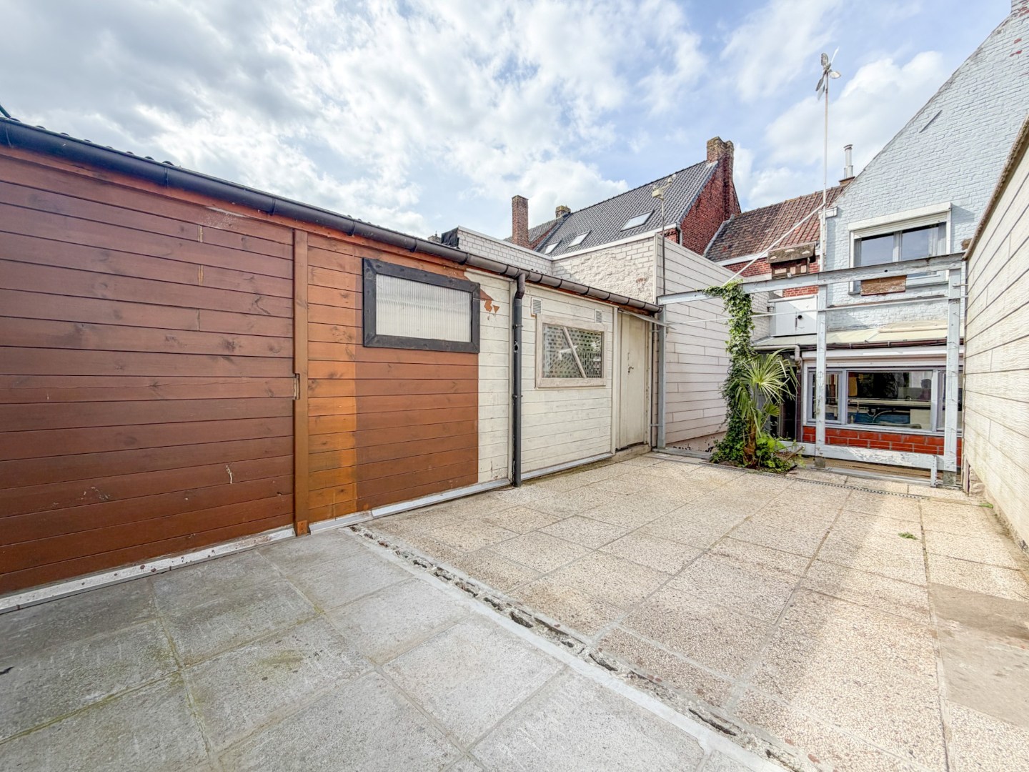 Ruime tussenwoning (211 m²) met zonnige koer, 3 slpk, Torhout 