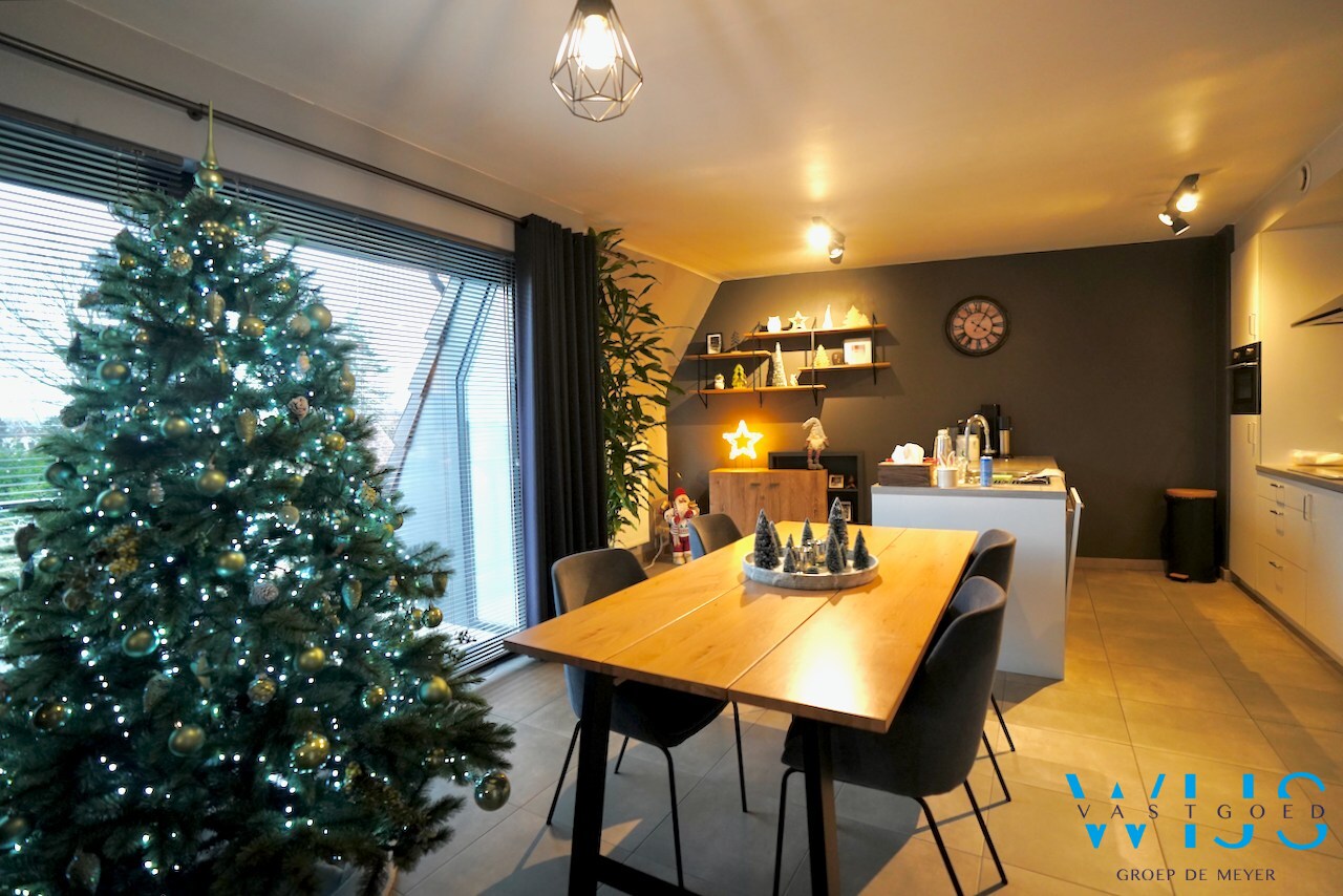 Prachtig lichtrijk appartement in het CENTRUM van ERTVELDE ! 