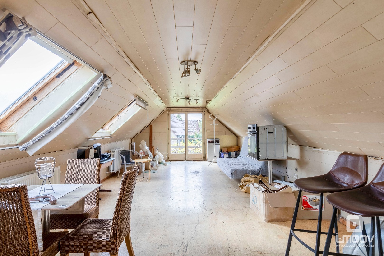 Te koop- Gebruiksklaar restaurant met terras en appartement in hartje Hijfte (Lochristi) 