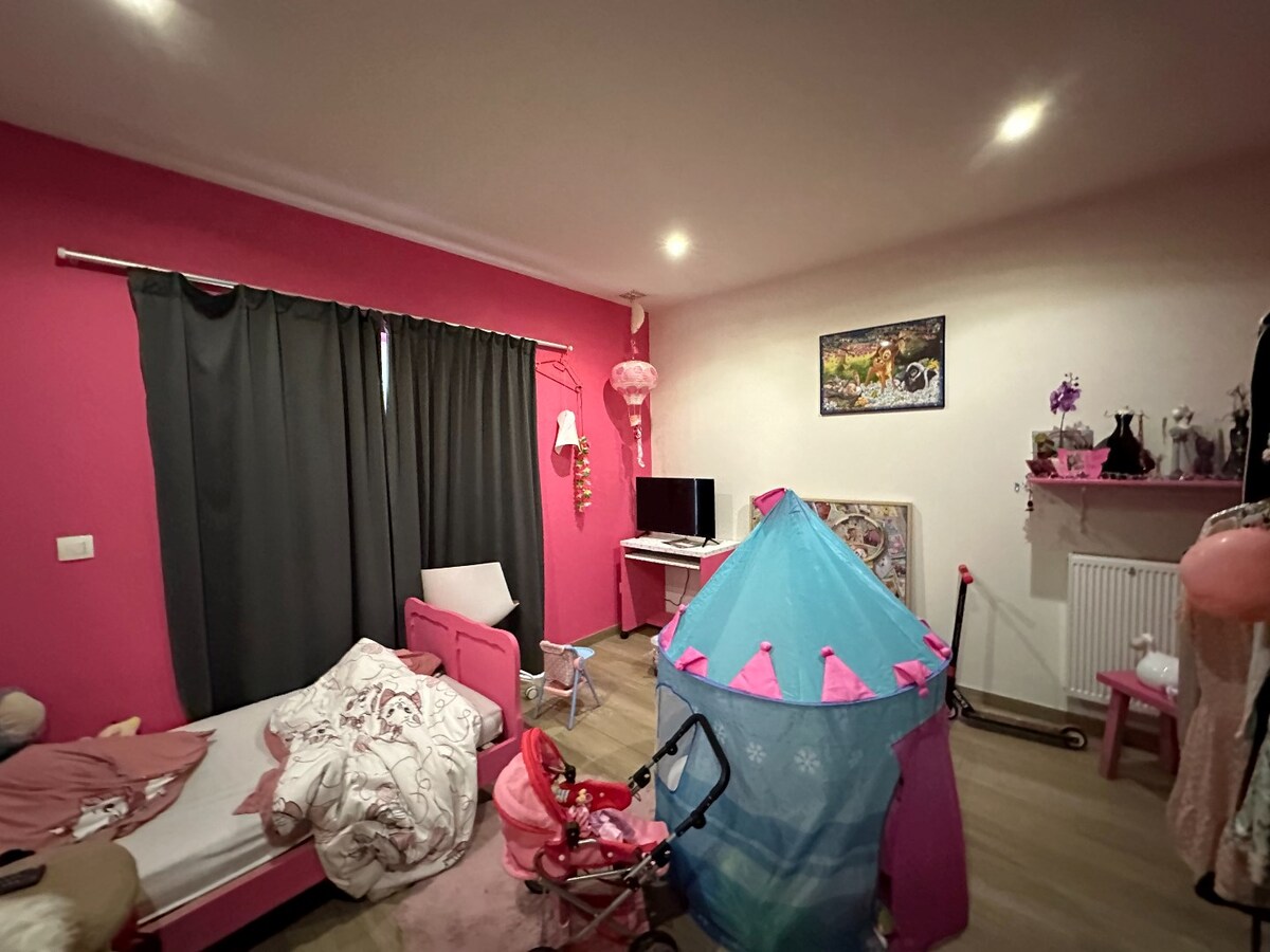 Ruime 3-slaapkamerappartement in het centrum van Merkem 