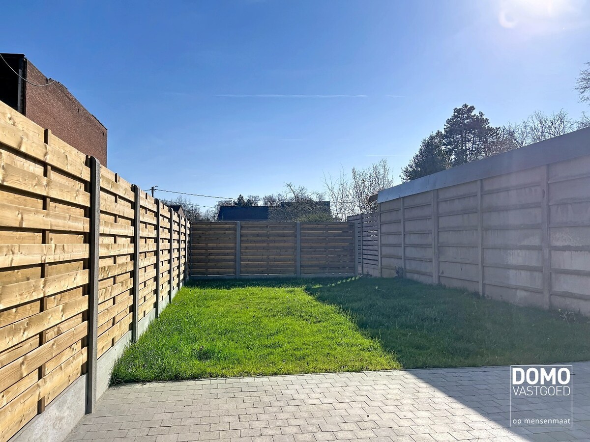 Instapklare totaalrenovatie met luxueuze afwerking, 4 slaapkamers en zuidgerichte tuin 
