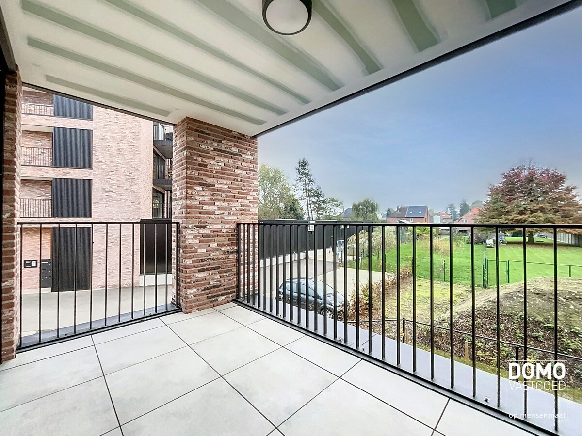 Nieuwbouwappartement met 2 slaapkamers en terras te Kermt 