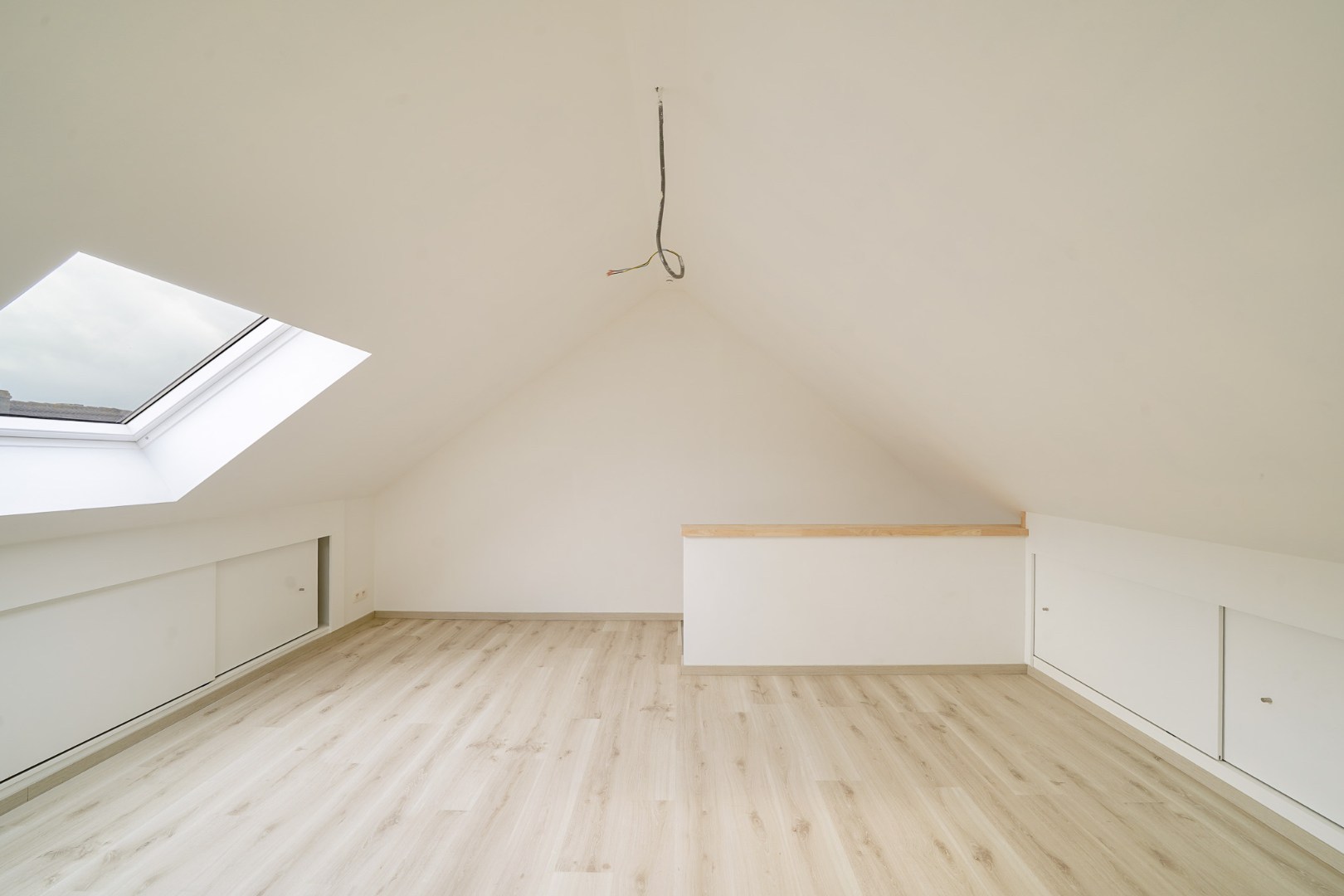 Volledig gerenoveerde rijwoning met 3 slaapkamers in Stene 