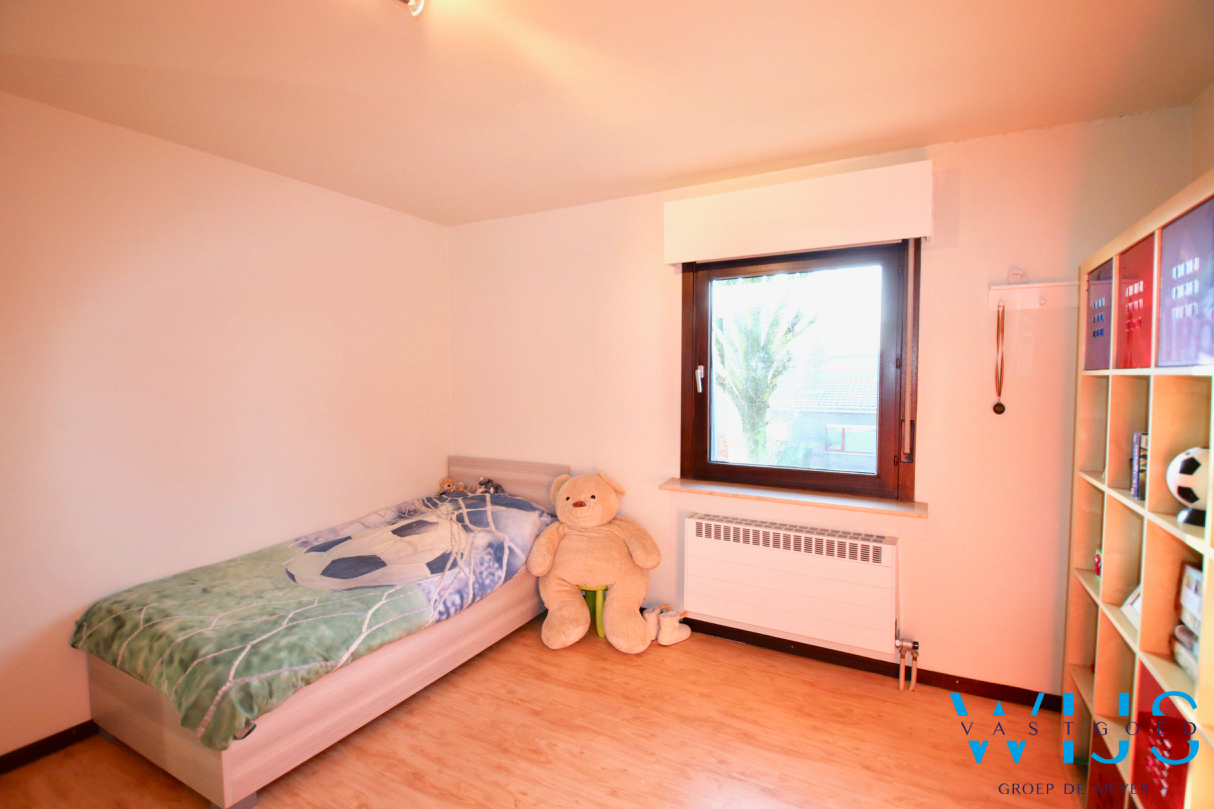 Instapklare woning in een rustige woonwijk te ERTVELDE! 