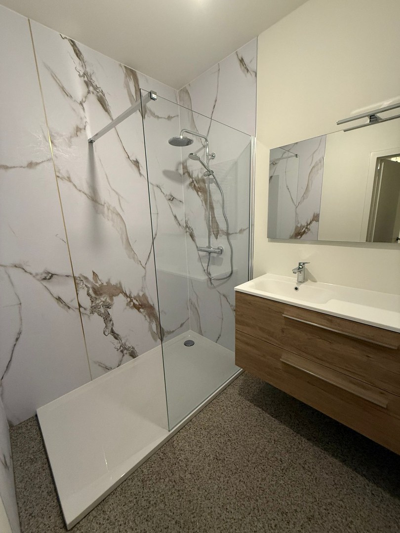 Ruim, energiezuinig appartement met 2 slaapkamers, in het centrum van Geel! 