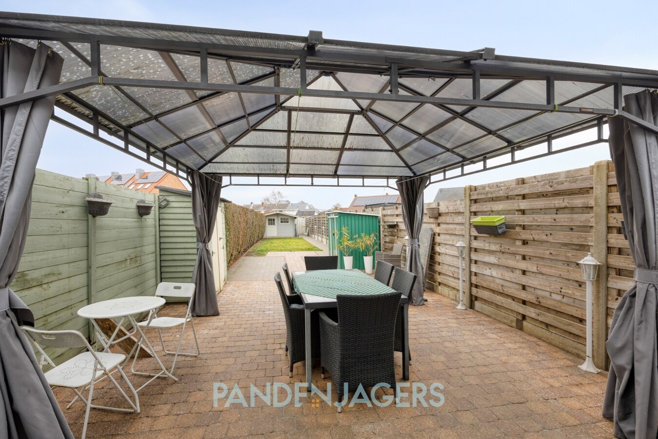 Instapklare rijwoning met acheruitgang te Duffel-Oost 