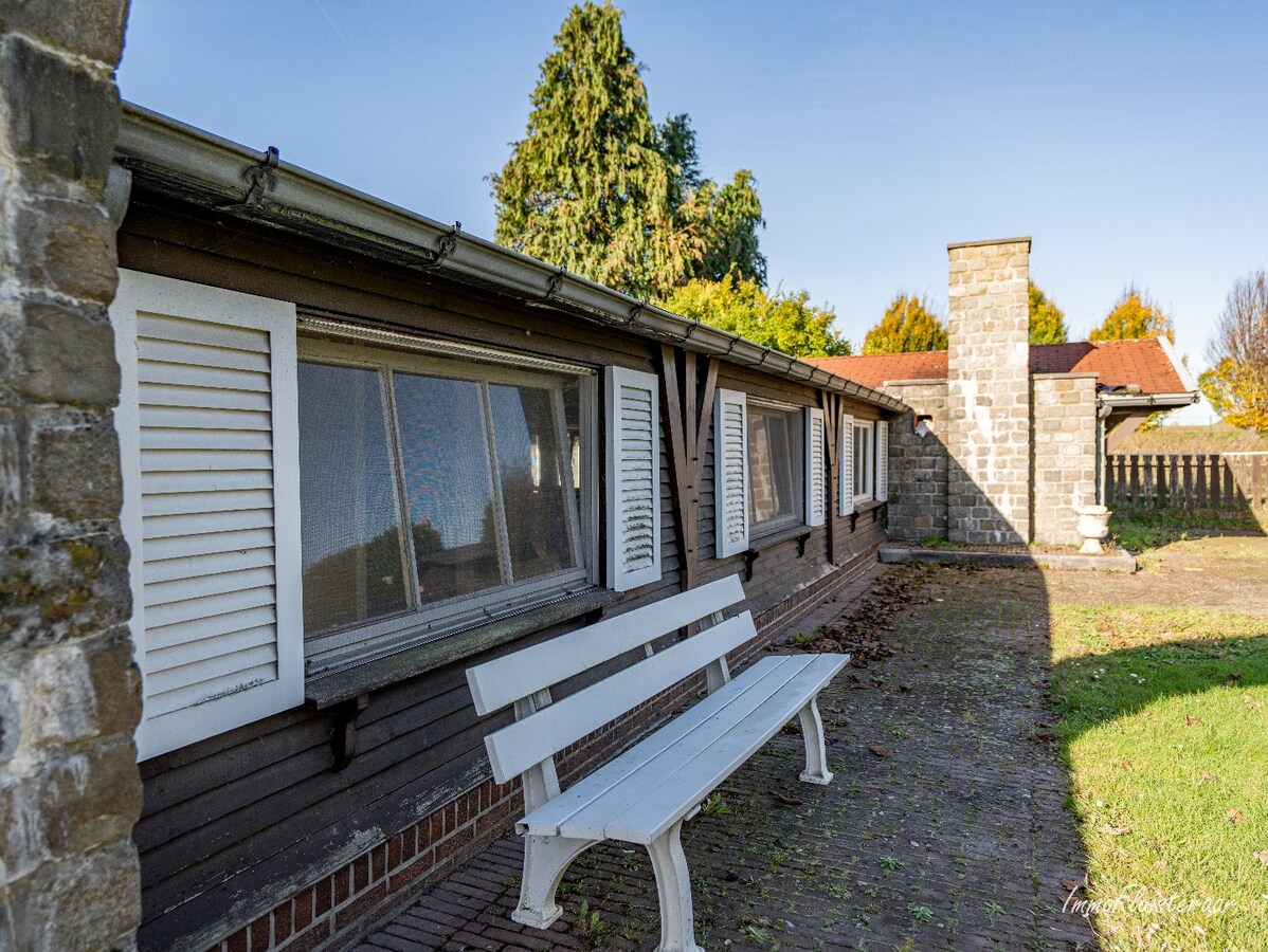 Rural villa with multifunctional outbuilding on approximately 51 acres in Bilzen 