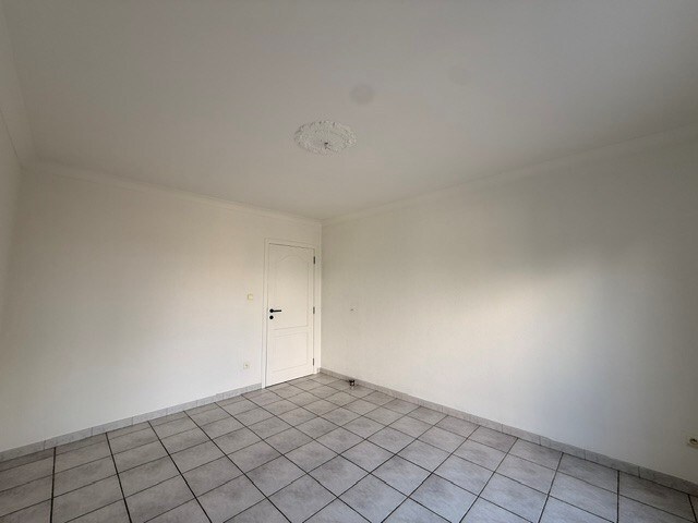 Prachtig appartement met 2 slaapkamers, terras en garage in het centrum van Dilsen 