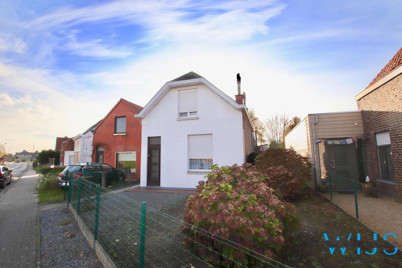 Te renoveren woning op een zonnig perceel van 760 vierkante meter te BELZELE! 