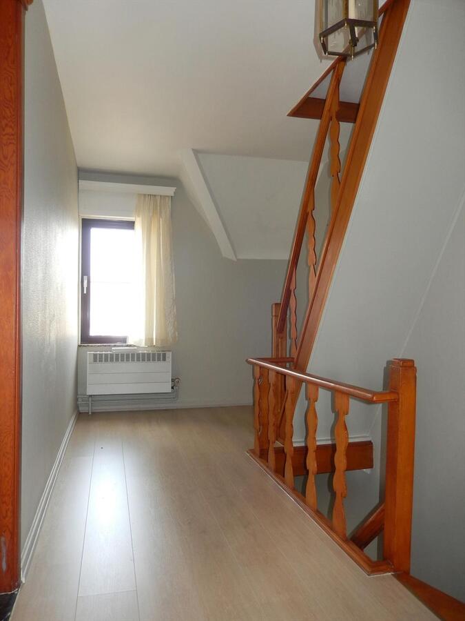 Ruime woning met zuidgerichte tuin 