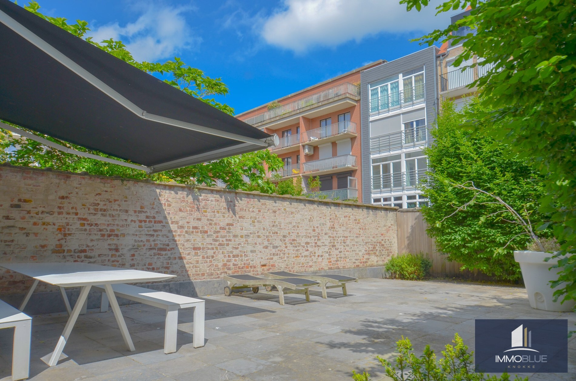 Aangenaam, perfect onderhouden appartement met een ruim terras. 