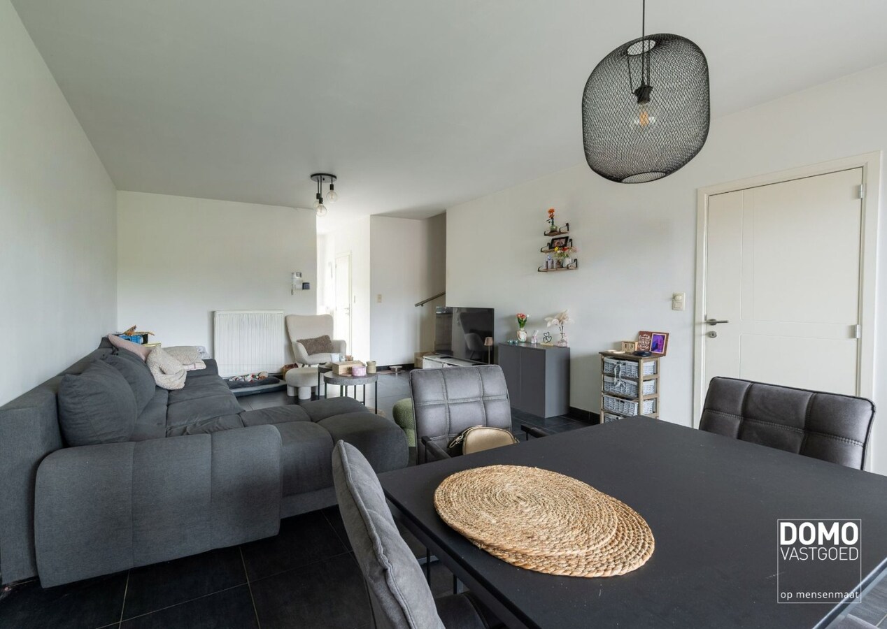 MODERN DUPLEXAPPARTEMENT MET TERRAS EN AUTOSTANDPLAATS IN LANAKEN 
