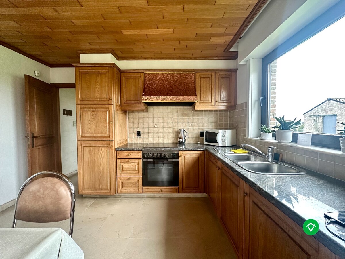 Ruime alleenstaande woning met prachtig uitzicht nabij het centrum van Koekelare 