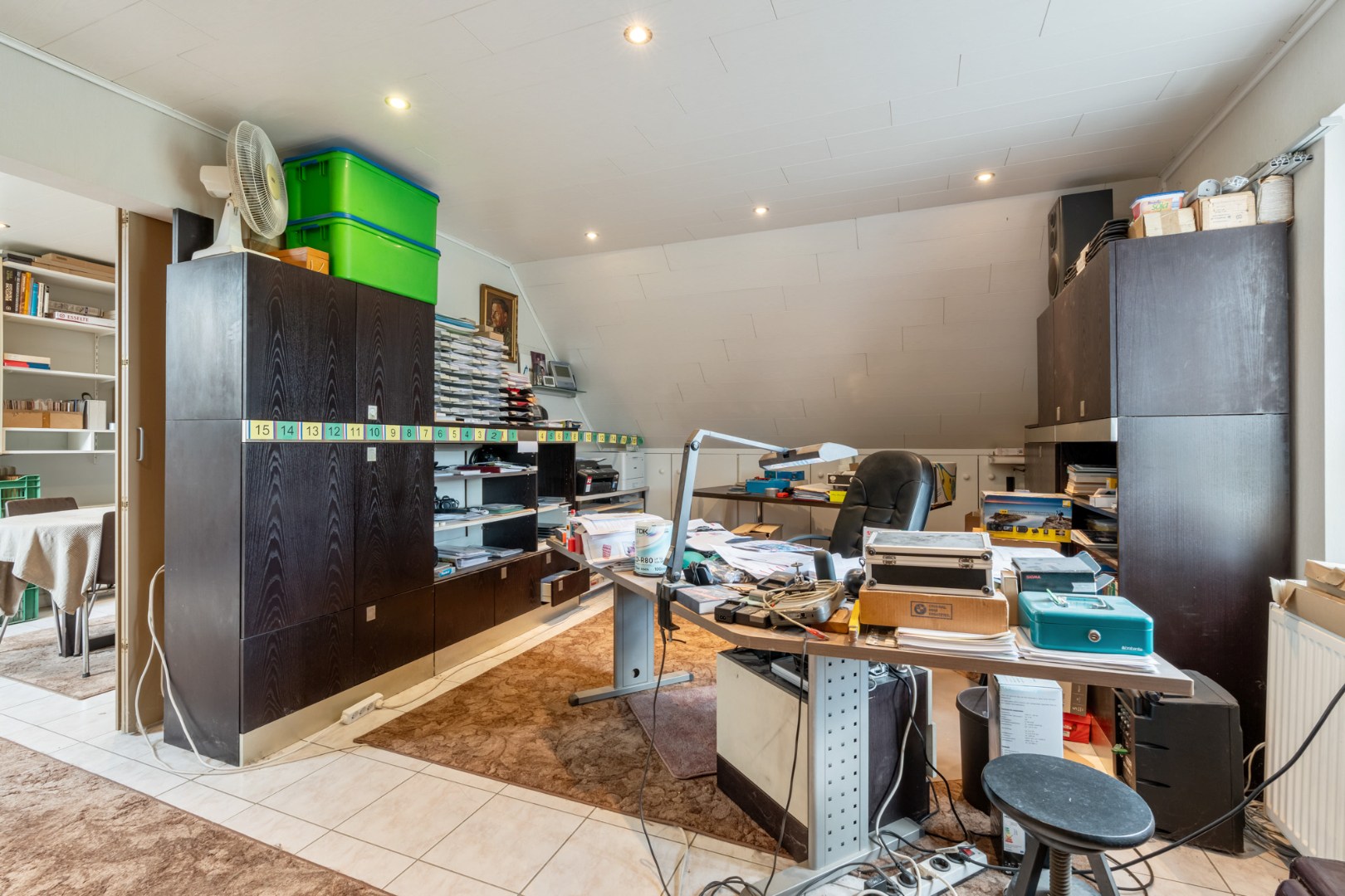 Ruime gezinswoning met 5 slaapkamers en 319 m² bew. opp. te Westerlo! 