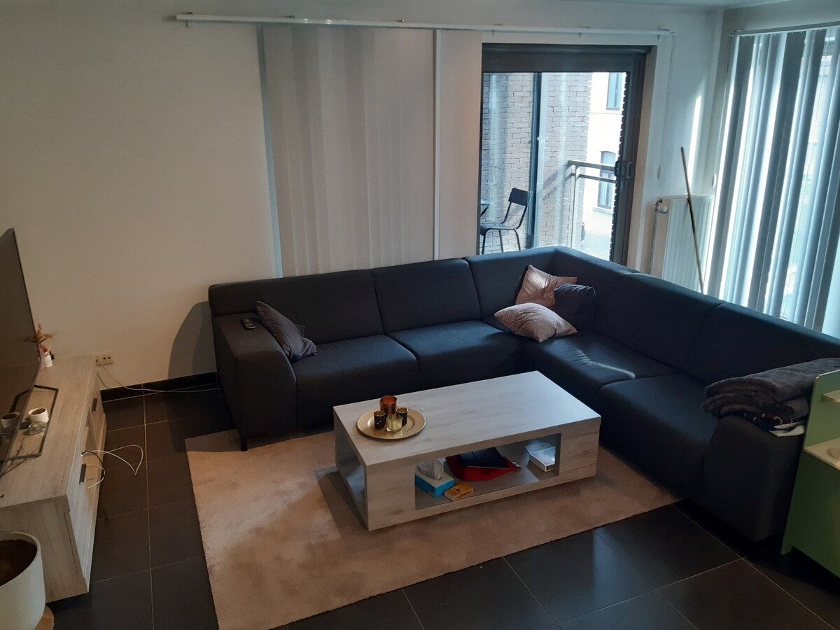 Eigentijds wonen met mega-kelder. 