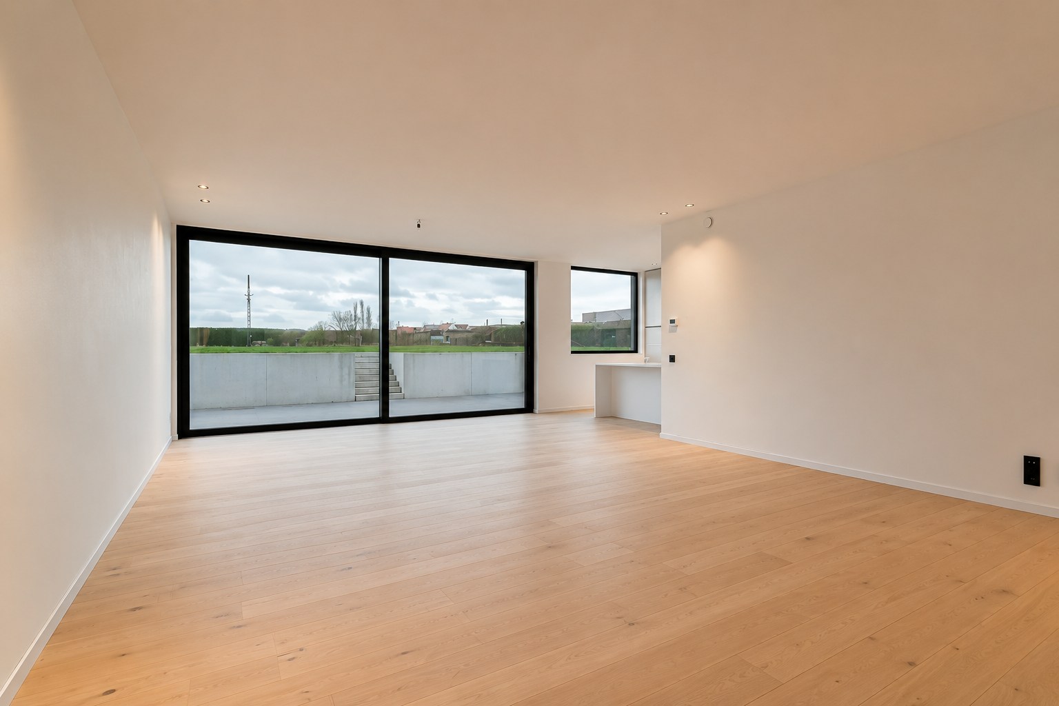 Ruime afgewerkte nieuwbouwwoning met landelijk zicht! 