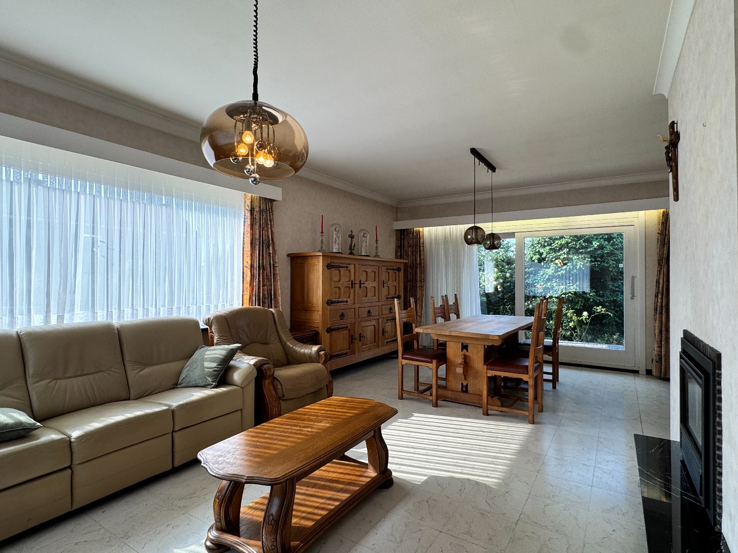 Woning op groot perceel met 3 slaapkamers en garage te Deinze 