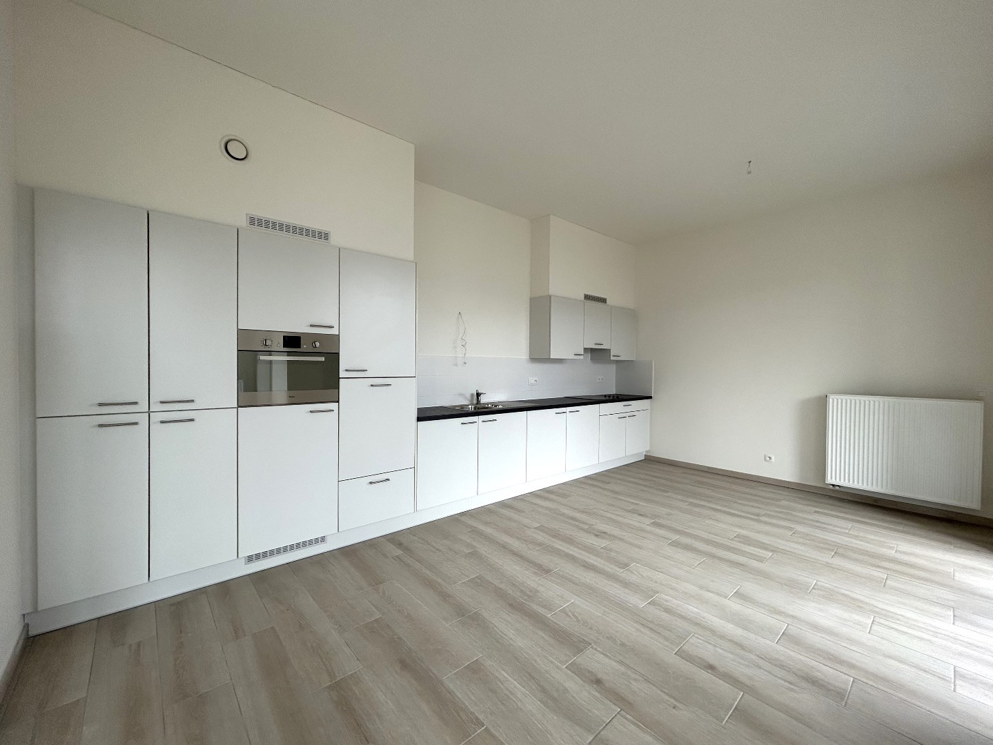Instapklare assistentiewoning met 2 slaapkamers op TOP-locatie in Geel 