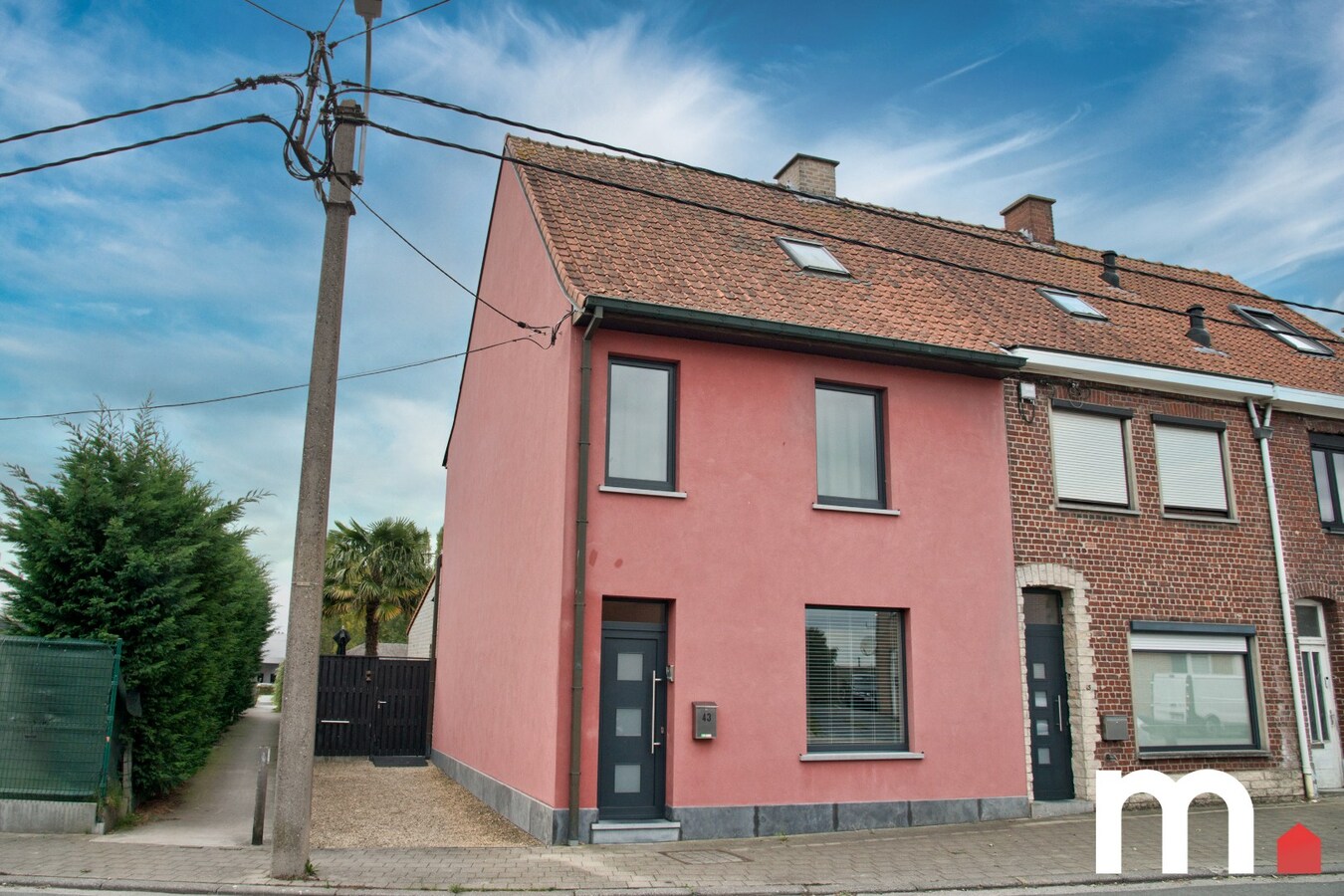 HOB met 4 slaapkamers en Zwembad en buitenbar op 963m² te Lendelede 