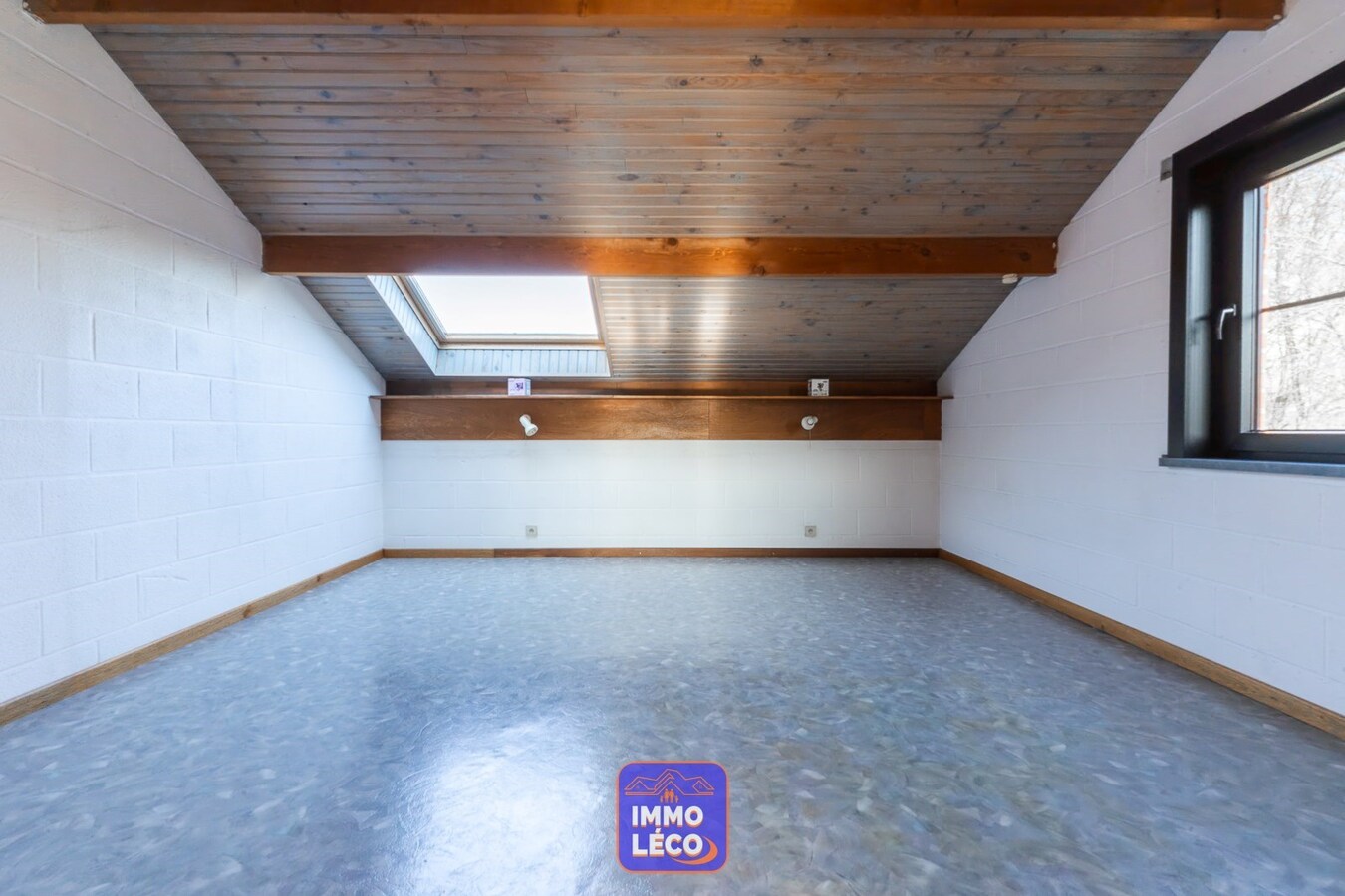 Villa d'architecte sur 744m² avec jardin et double garage, TOP SECTEUR ! 