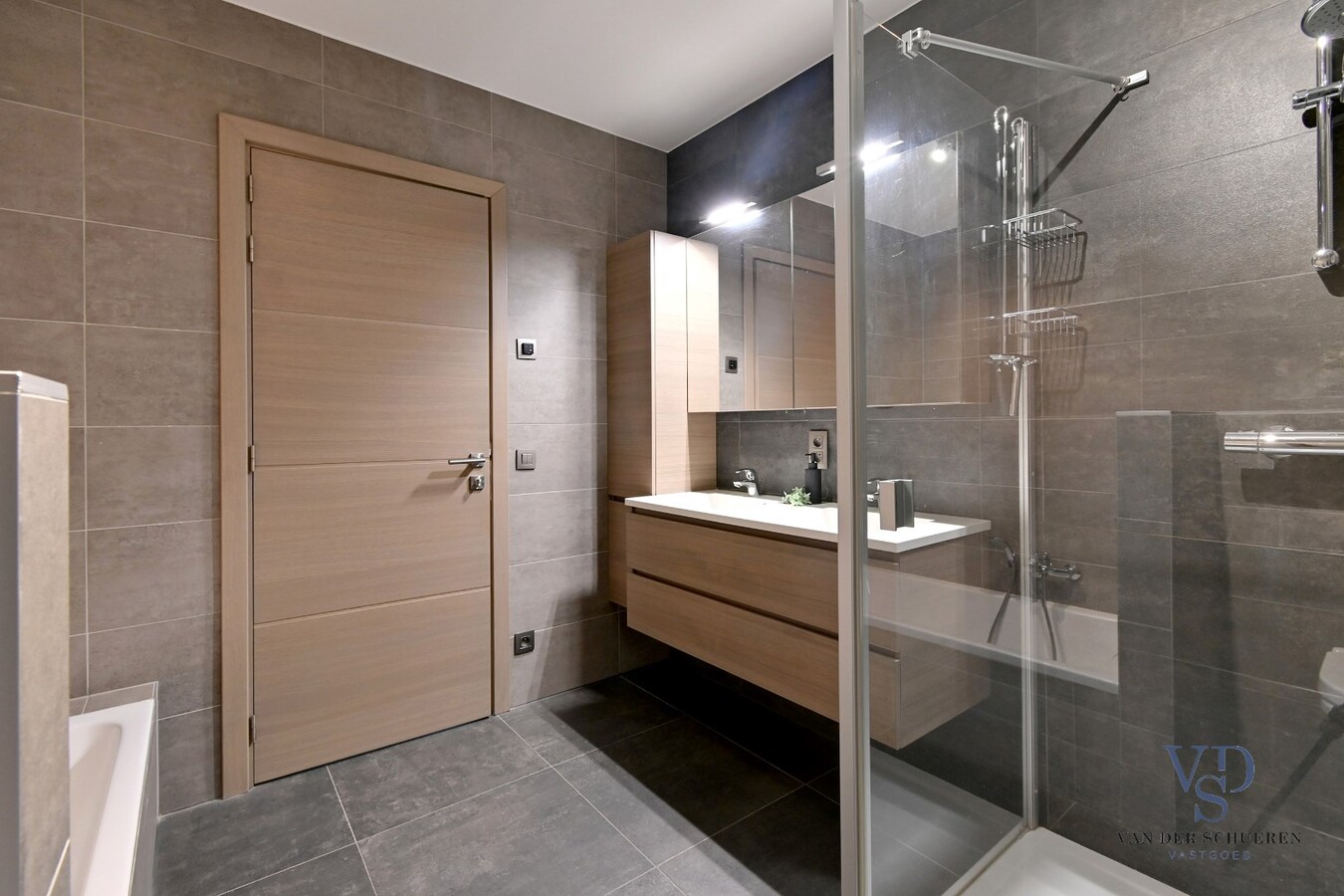 Luxueus, tijdloos wonen in Dikkelvenne. 