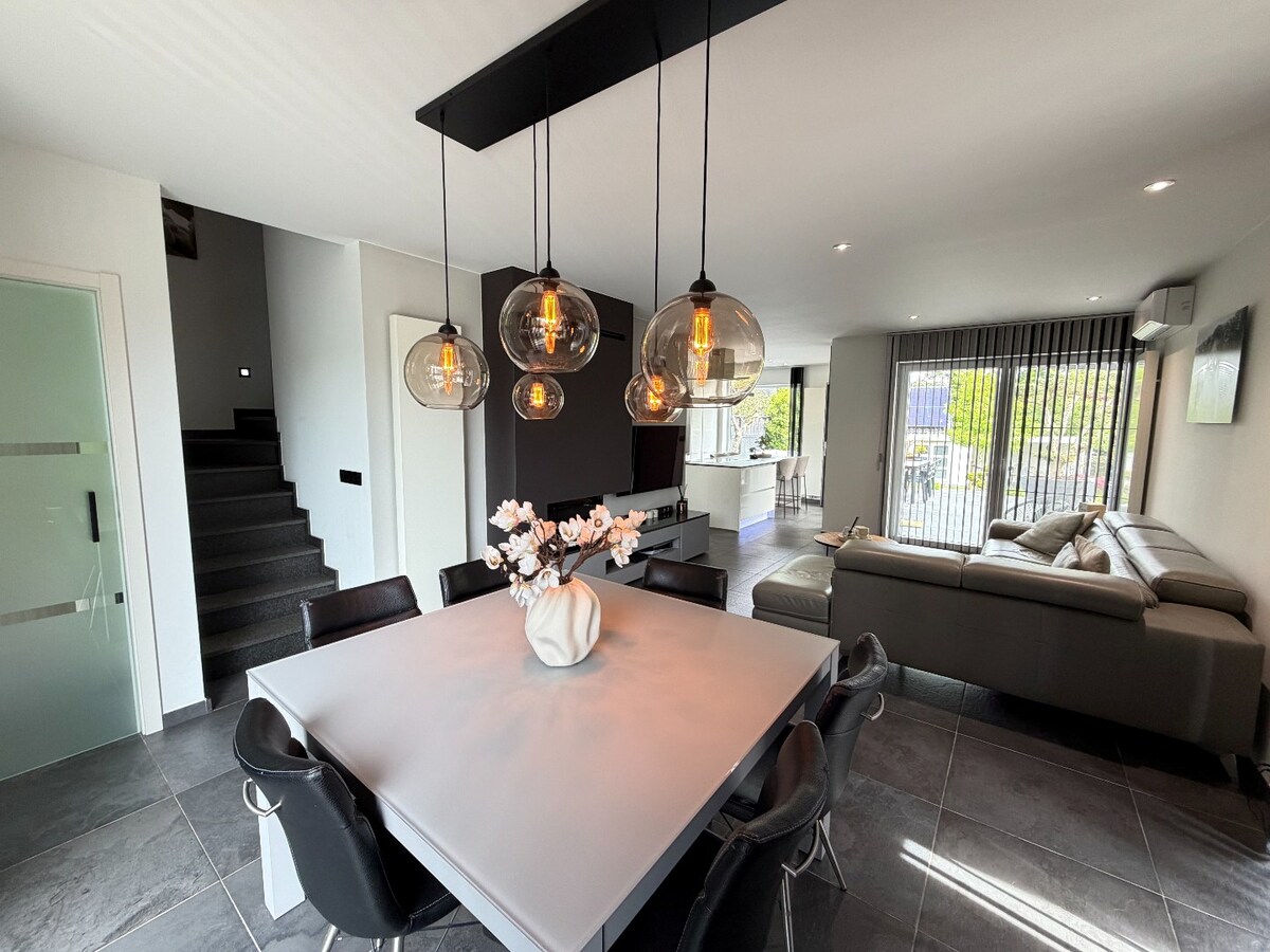 Instapklare gezinswoning op toplocatie in As 