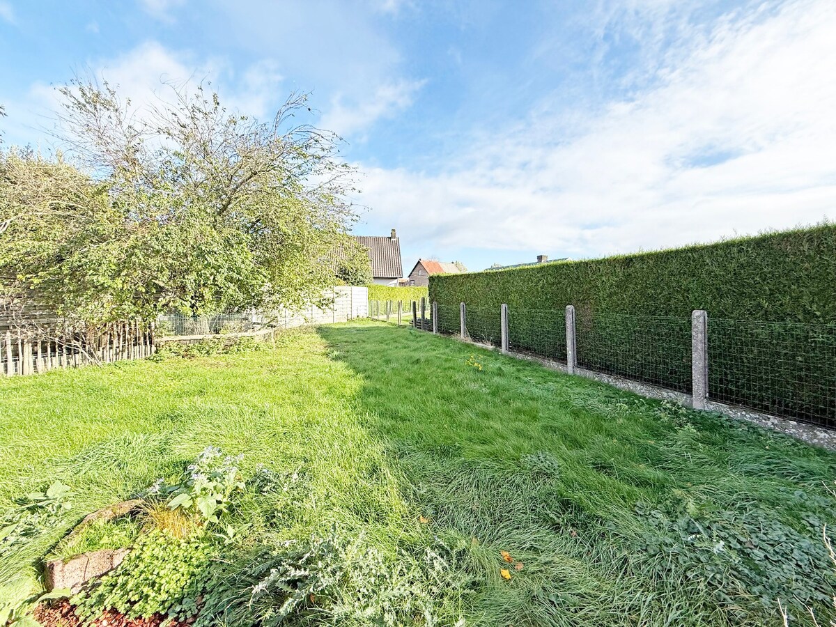 Ruime, vernieuwde HOB met leuke tuin te Zwalm 