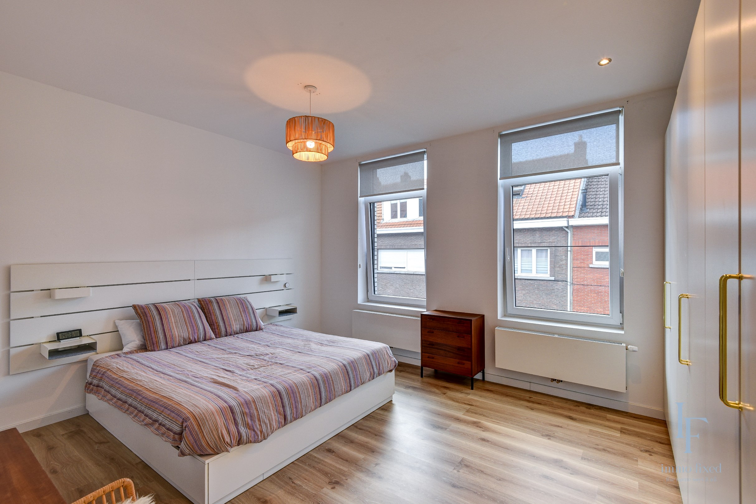 Gerenoveerde rijwoning met 2 slaapkamers in Schoten! 