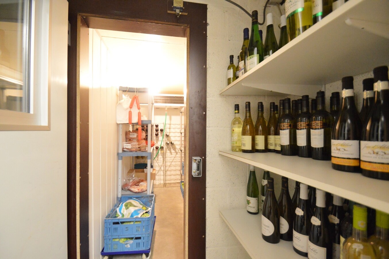 Handelspand vlakbij het strand en zeilclub - Duinbergen 