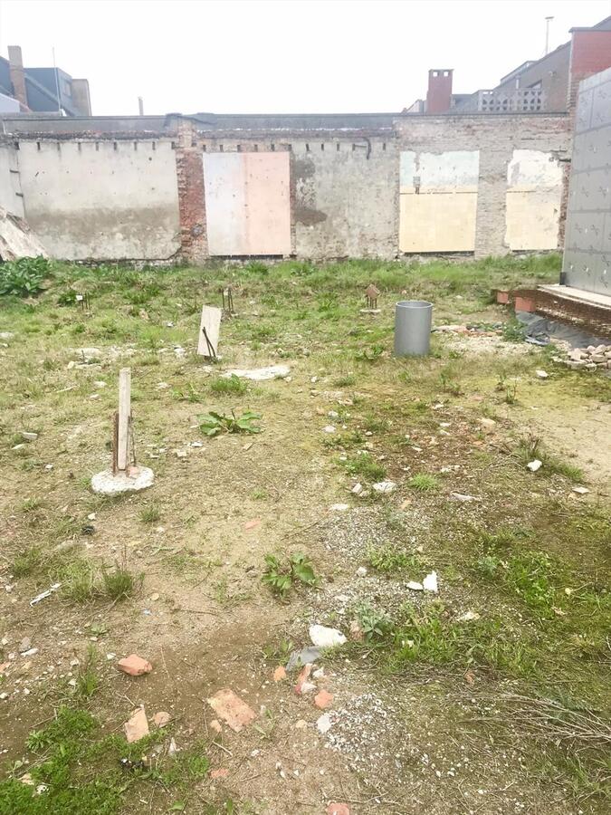 MOOI LOT BOUWGROND VOOR RUIME GEZINSWONING OP CENTRALE LIGGING - INCLUSIEF PLANNEN EN PAALFUNDERING 