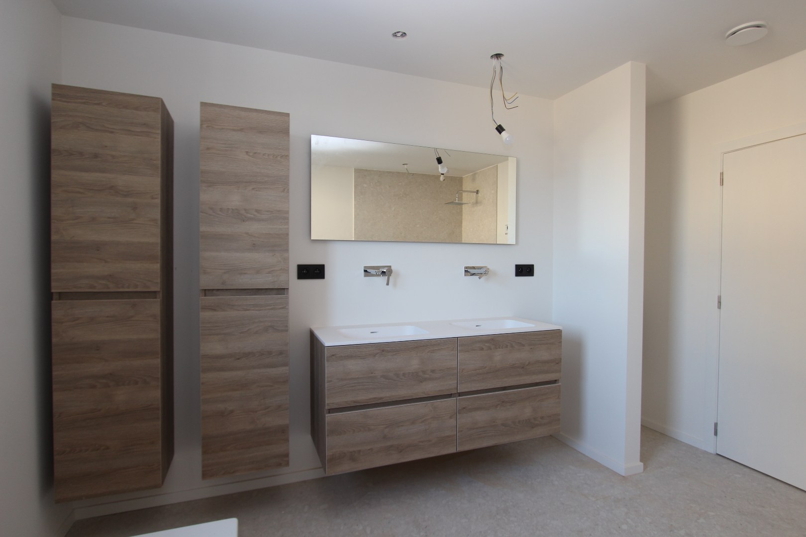 PRACHTIG AFGEWERKTE WONING (2020) 