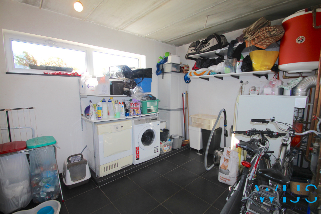 Verrassend ruim woonhuis op een TOPlocatie in ERTVELDE ! 