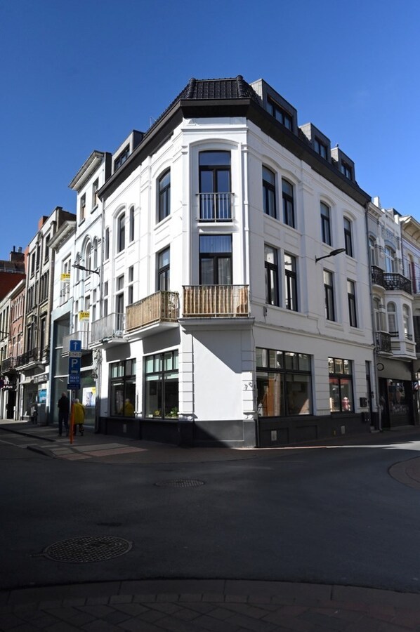MODERN DAKAPPARTEMENT OP BOOGSCHEUT STRAND EN SHOPPING BLANKENBERGE 
