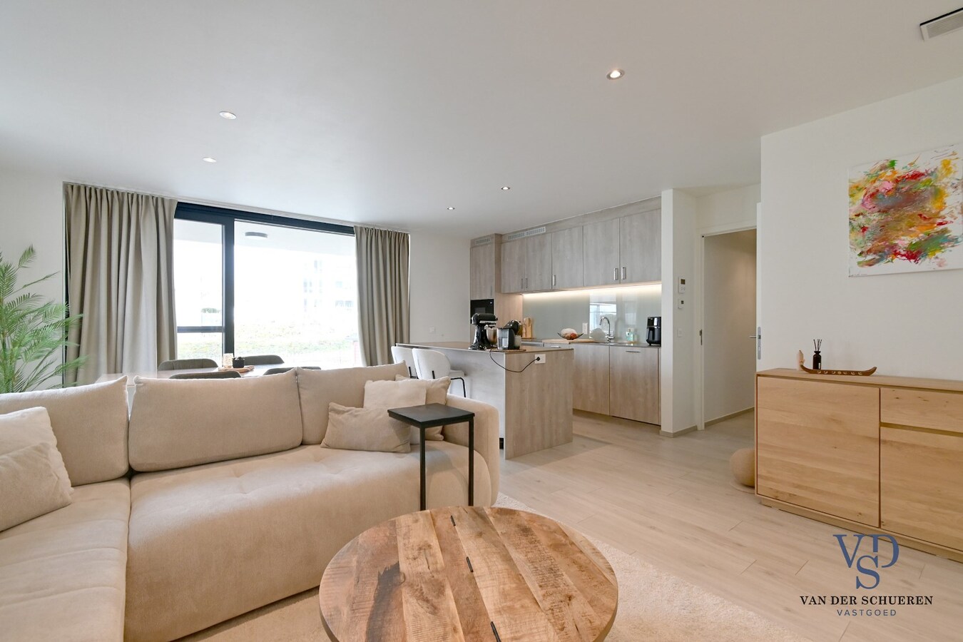 Quasi nieuwbouwappartement met ruim terras 