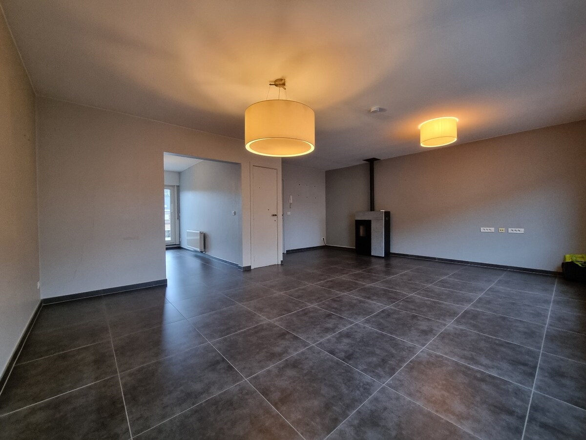 Energiezuinige halfopen gezinswoning met tuintje en ruim terras. 