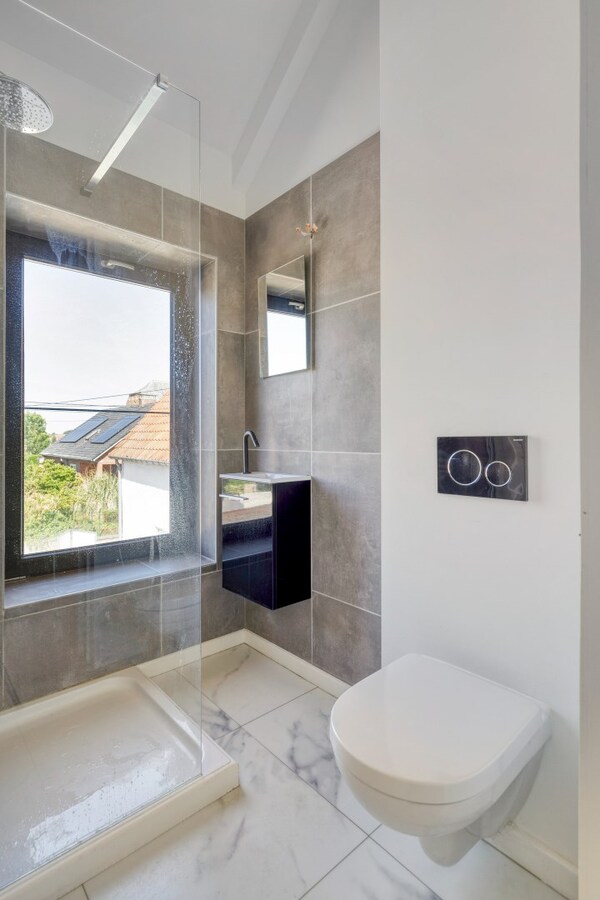 Prachtig volledig gerenoveerde half open bebouwing te Hoegaarden  - Energielabel B 