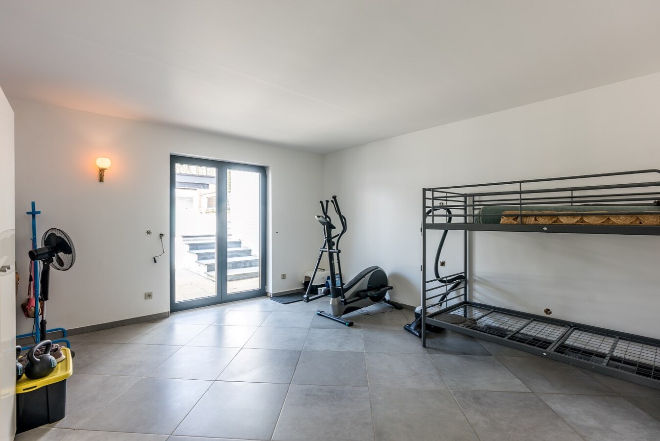 Zeer ruime woning op een perceel van circa 20 are 