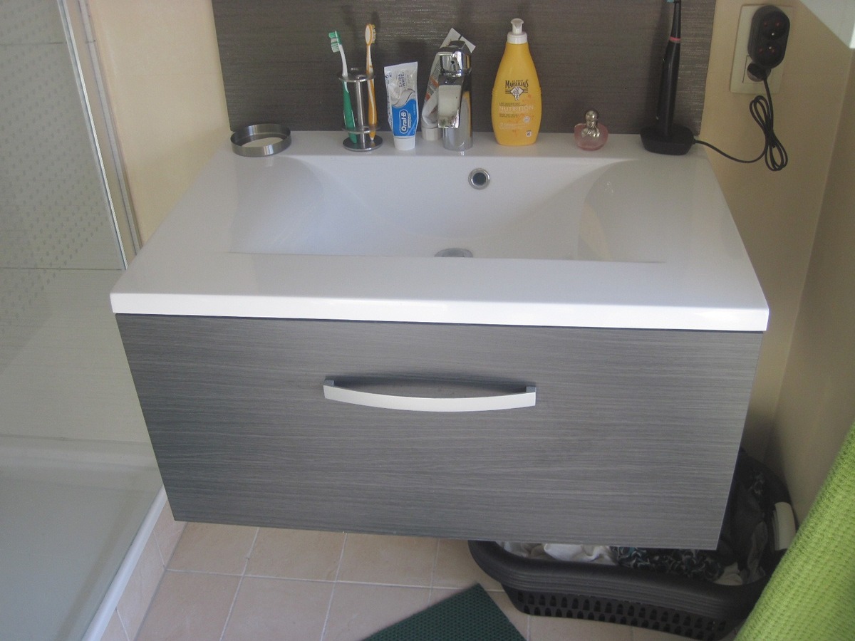 Duplex-appartement (bemeubeld) op unieke liggng. GEEN VASTE KOSTEN. 