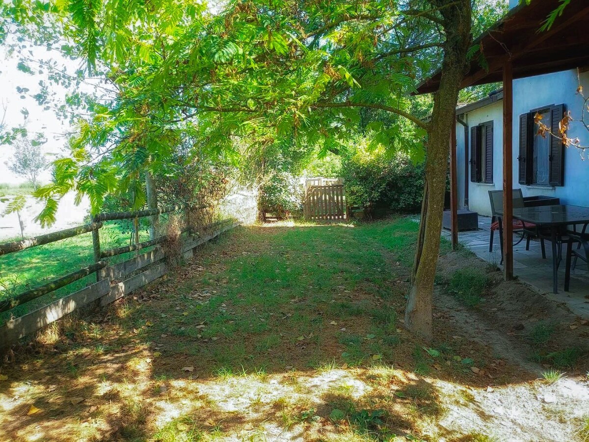 Landelijke hoeve met paardenfaciliteiten op ca. 1,3ha te Riva del Po (Noord-Italië) 