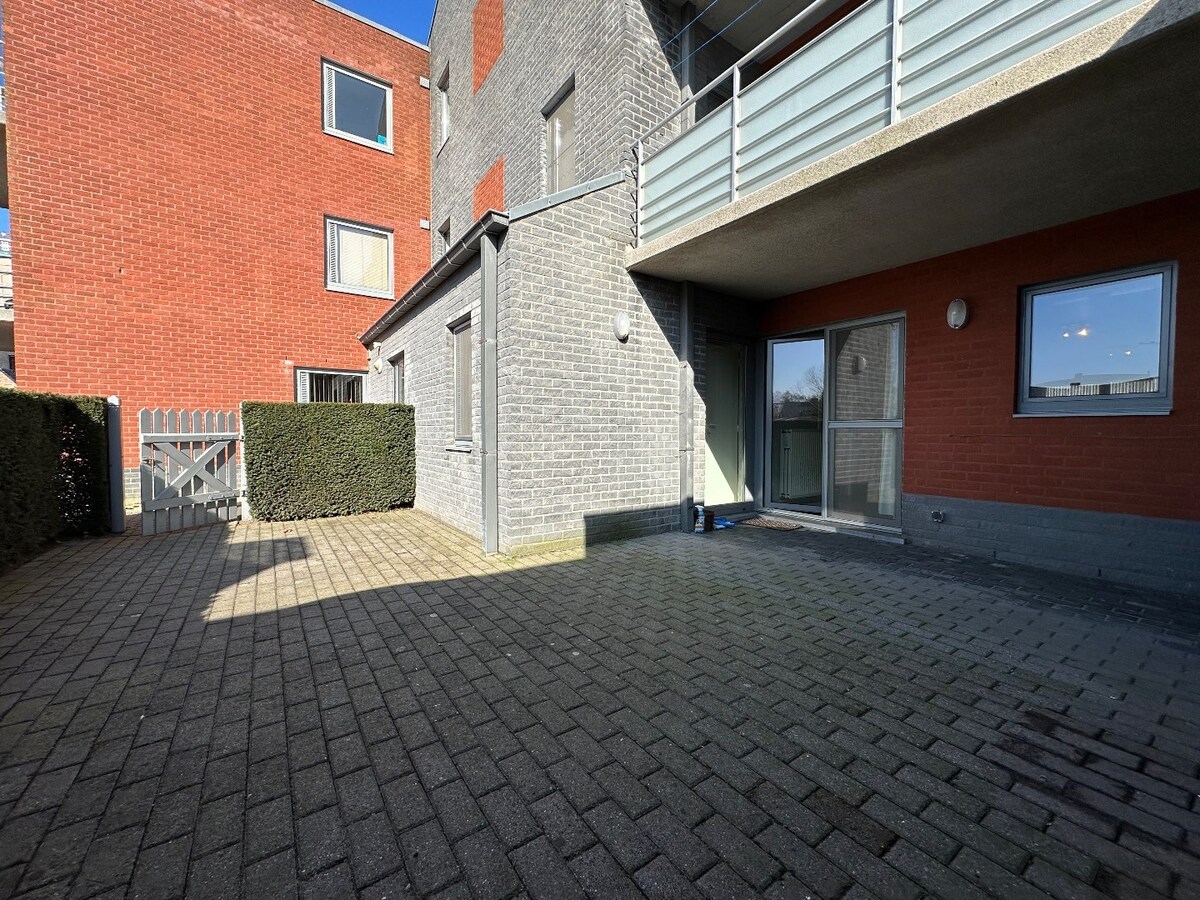 Gelijkvloers appartement met 2 slaapkamers en groot terras te Ichtegem 