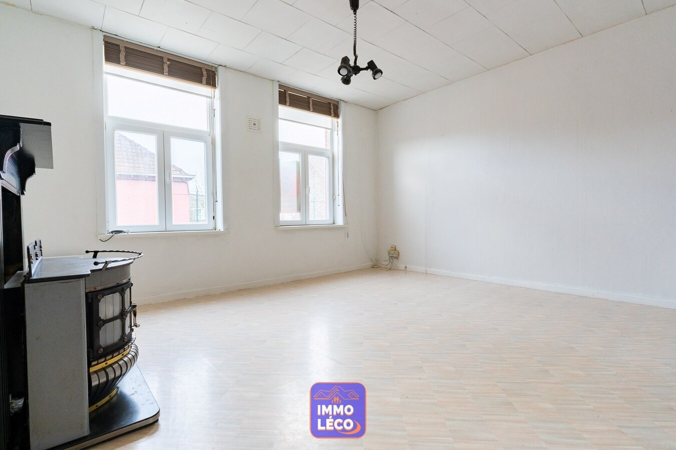 Maison de commerce avec appartement DUPLEX à l'étage, IDEAL INVEST ! 