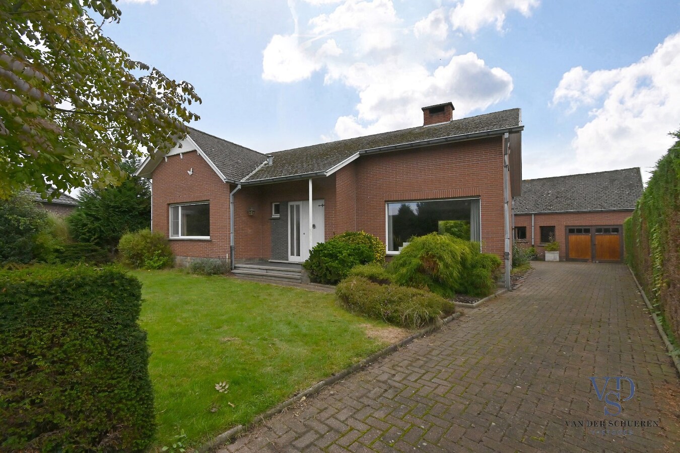 Ruime bungalowwoning met tuin en garage 