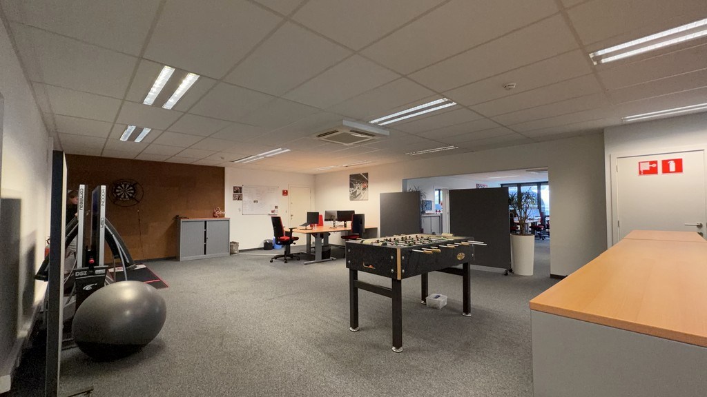 Gelijkvloerse kantoren te koop langs Singel in Antwerpen