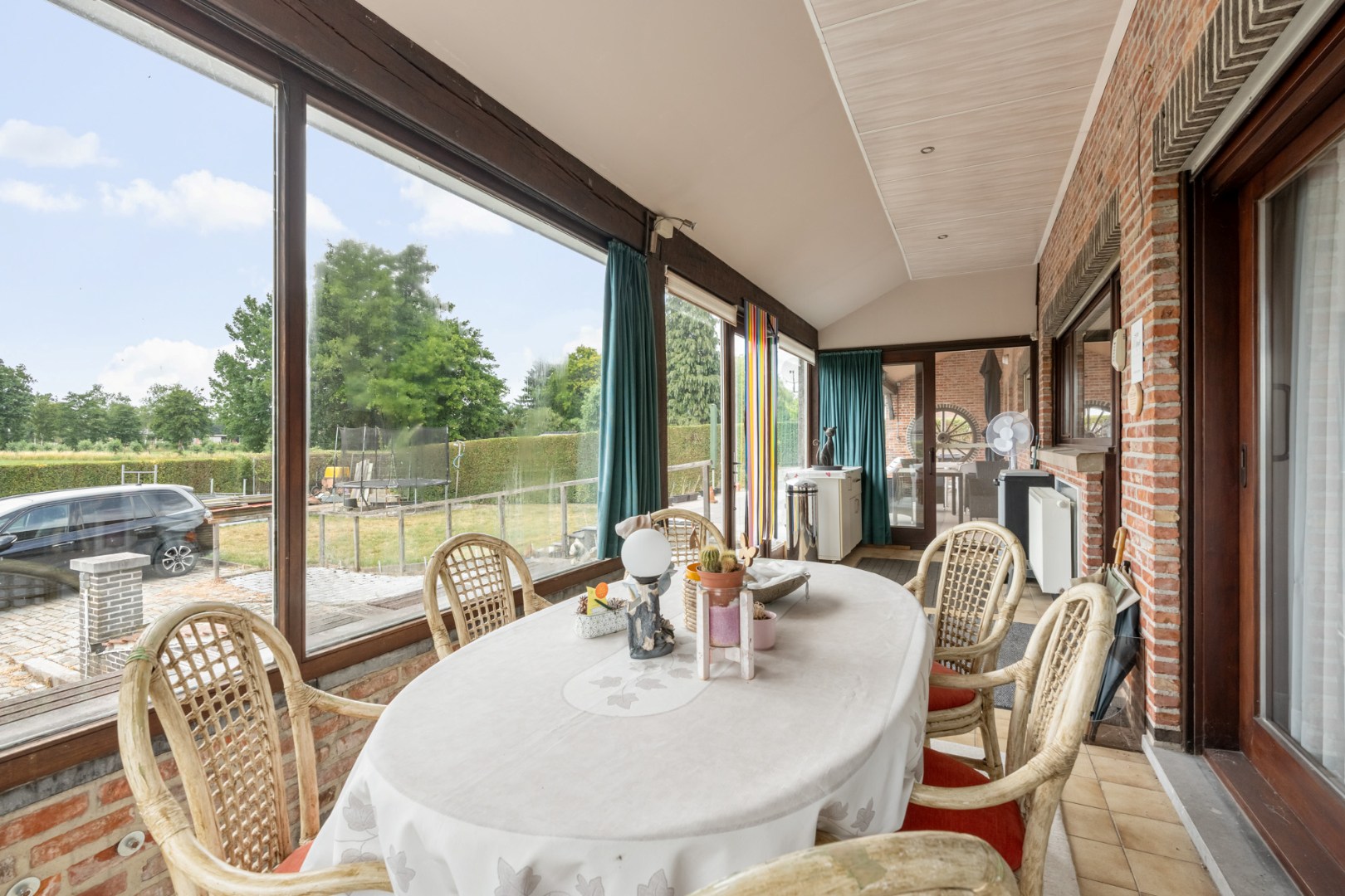 Ruime gezinswoning met 5 slaapkamers en 319 m² bew. opp. te Westerlo! 