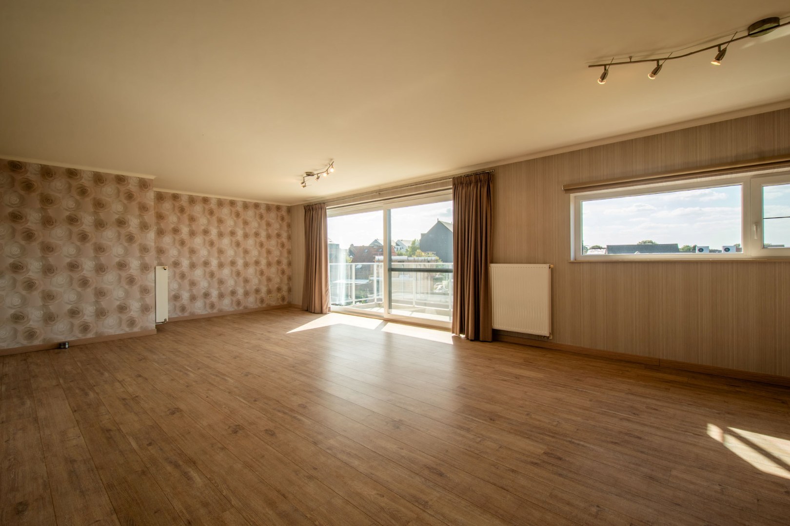 Instapklaar appartement met 3 slaapkamers, terras en garage 