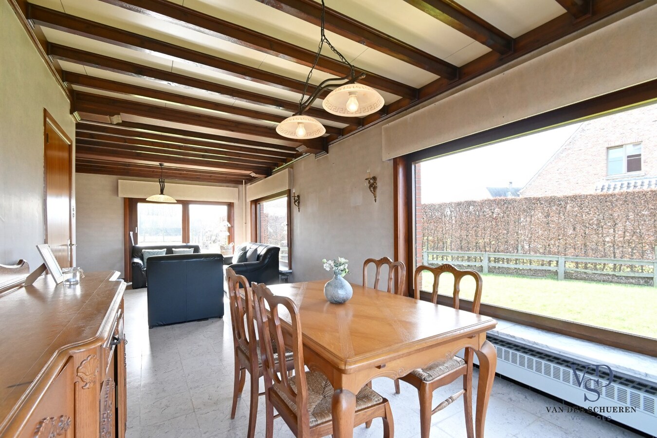 Te renoveren eigendom op gunstige ligging 